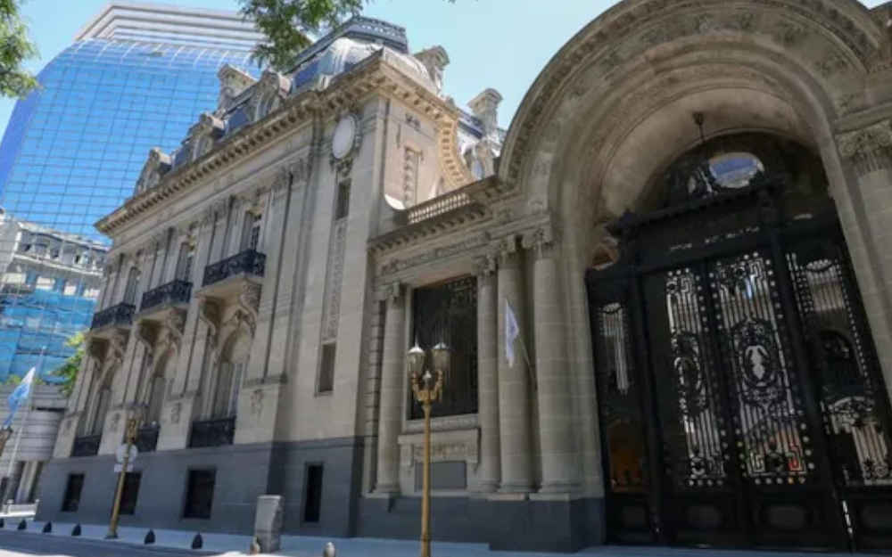 Milei confirma subasta del emblemático edificio de Cancillería en Retiro