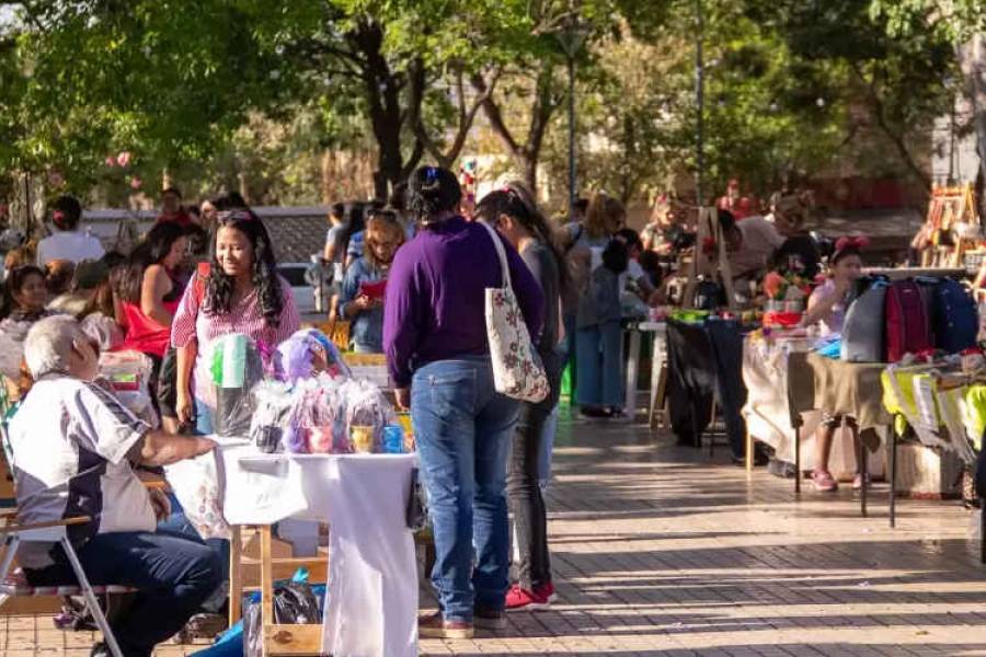 La Feria  Emprender y el Mercado Itinerante se presentan en la Alameda con Edición Navideña