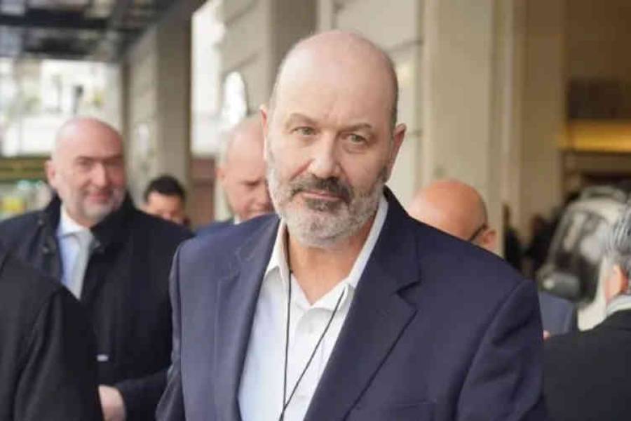 Federico Sturzenegger anticipó que las empresas públicas deberán tomar examen antes de contratar gente