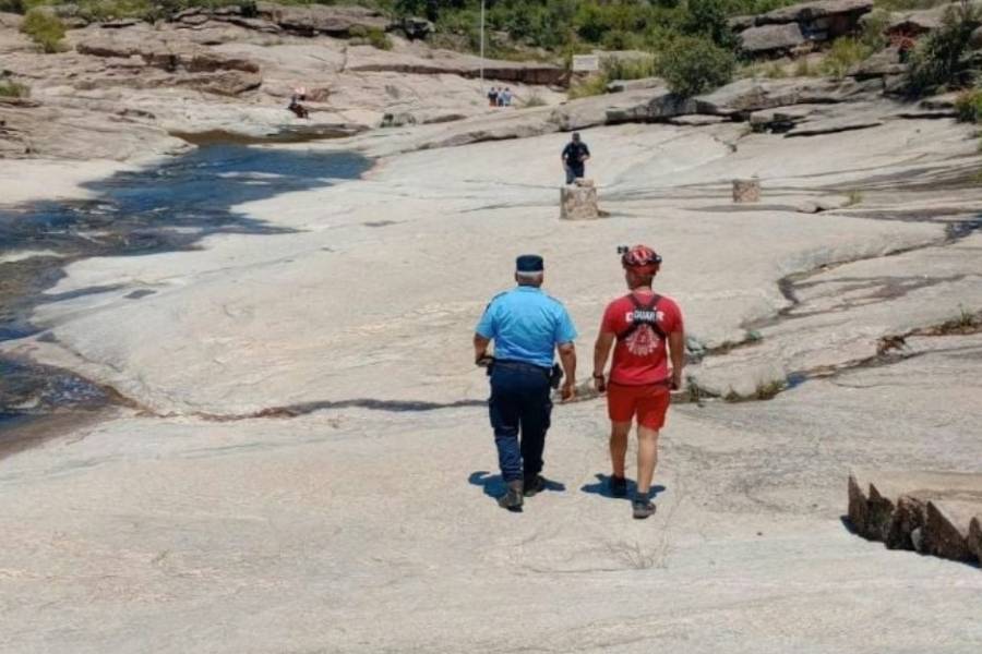 Un turista murió tras resbalar de una piedra y caer al río en Mina Clavero