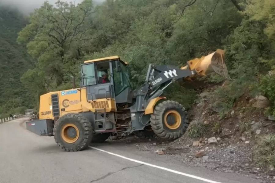 Transito interrumpido en Cuesta El Portezuelo