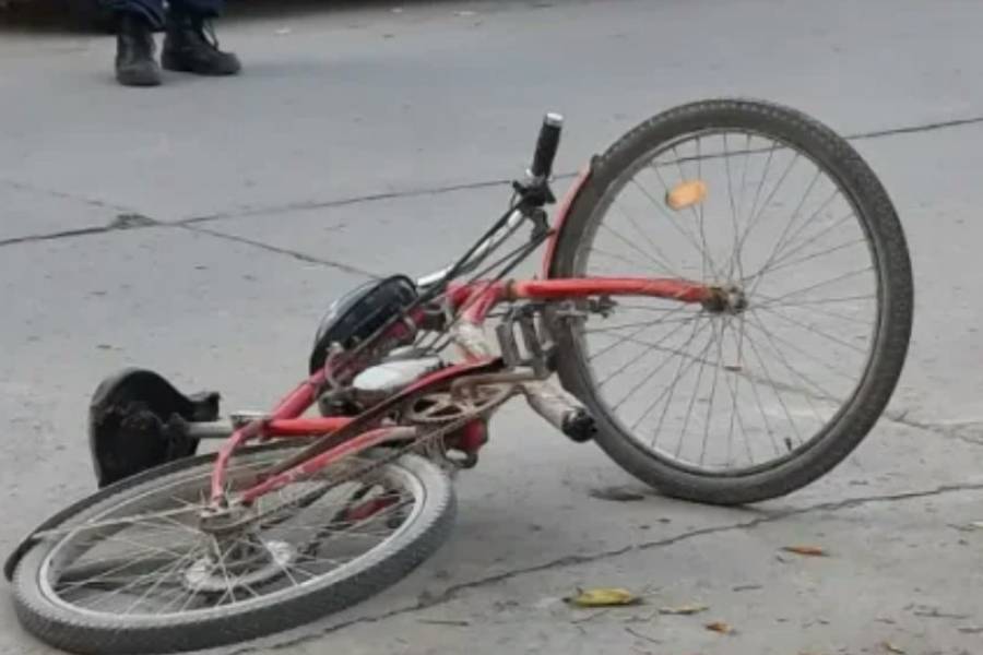 Córdoba: sus amigos le aflojaron una rueda de la bicicleta como broma, se cayó y está grave