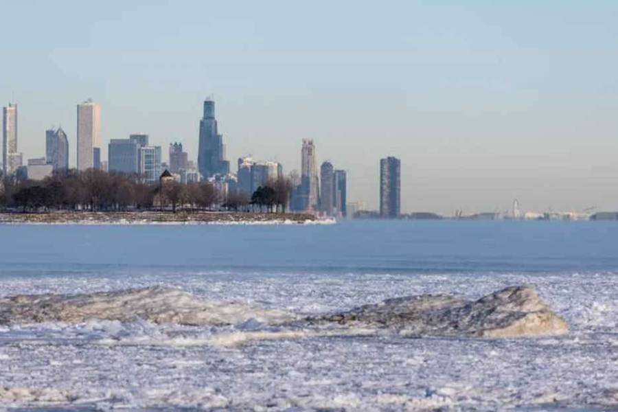 El frío congelado que se apoderó de Chicago y condados vecinos dejó al menos 17 muertos