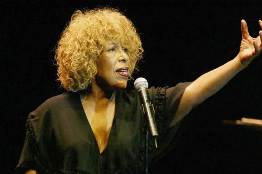 Murió la cantante estadounidense Roberta Flack, la legendaria voz de 