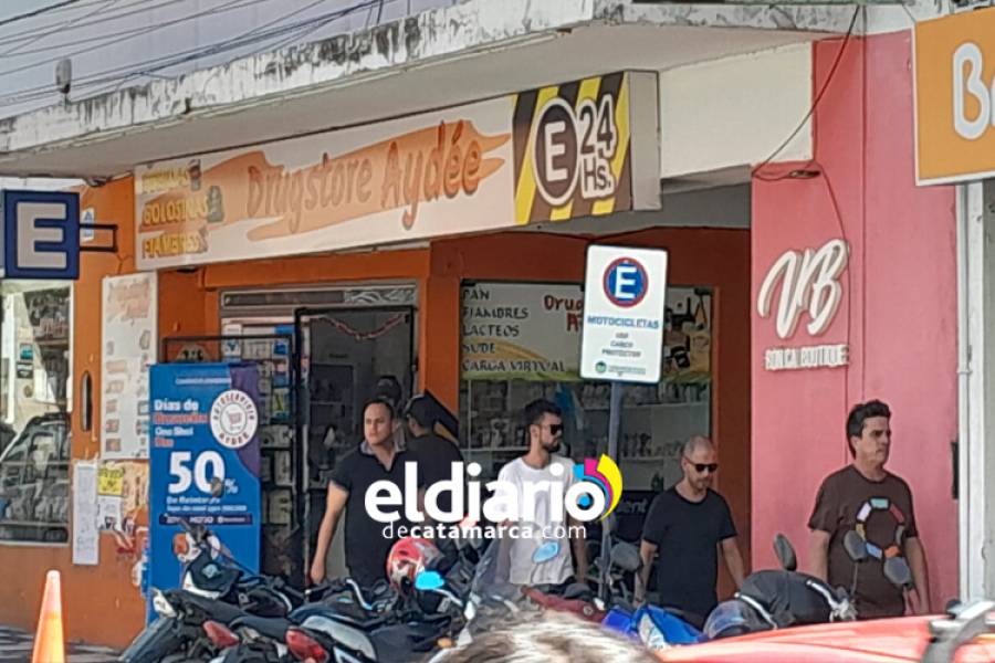 Podría haber sido una catástrofe: dejan encerrados en un vehículo dentro de playa de estacionamiento a cinco menores