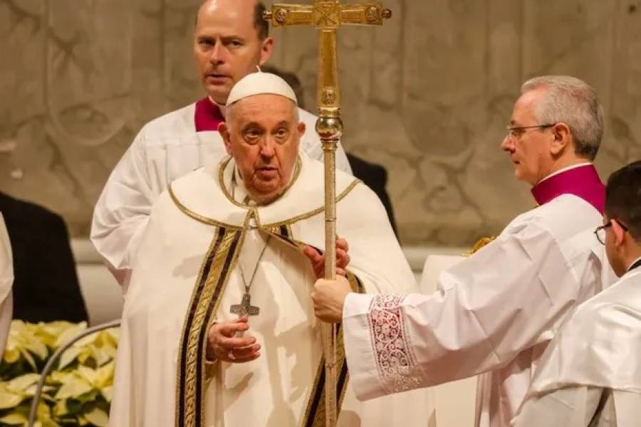 El papa Francisco reza por la paz en Ecuador