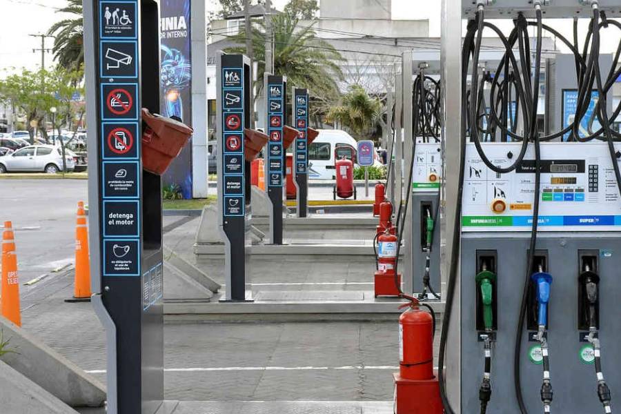 YPF lanza nuevo diagrama de precios: será más barato cargar combustible a la madrugada