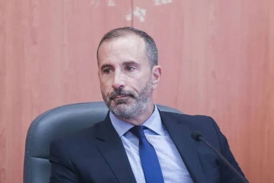 Antes de que Cristina Kirchner se presente ante el Tribunal, el juez que debe detenerla se toma licencia