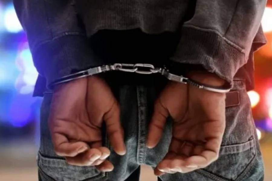 Lo atraparon con el botín: Robó de un auto y fue detenido a poco cuadras
