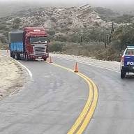 Camiones varados por hielo en La Cebila