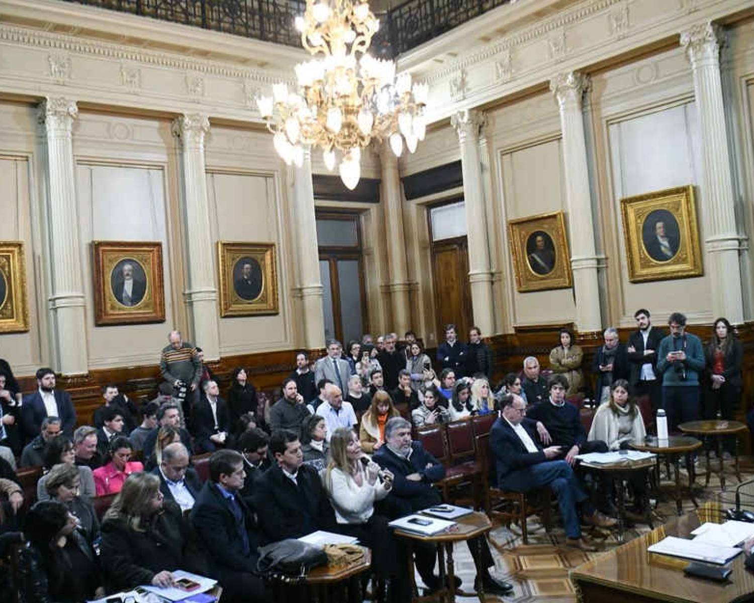 Escandalo en el Senado: Oposición abre la comisión de Presupuesto sin una citación de su presidente Atauche