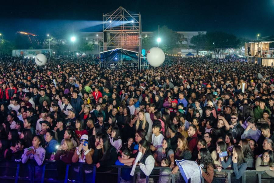 El Día del Amigo se celebró a pura fiesta: Música, baile y emoción en el Patio