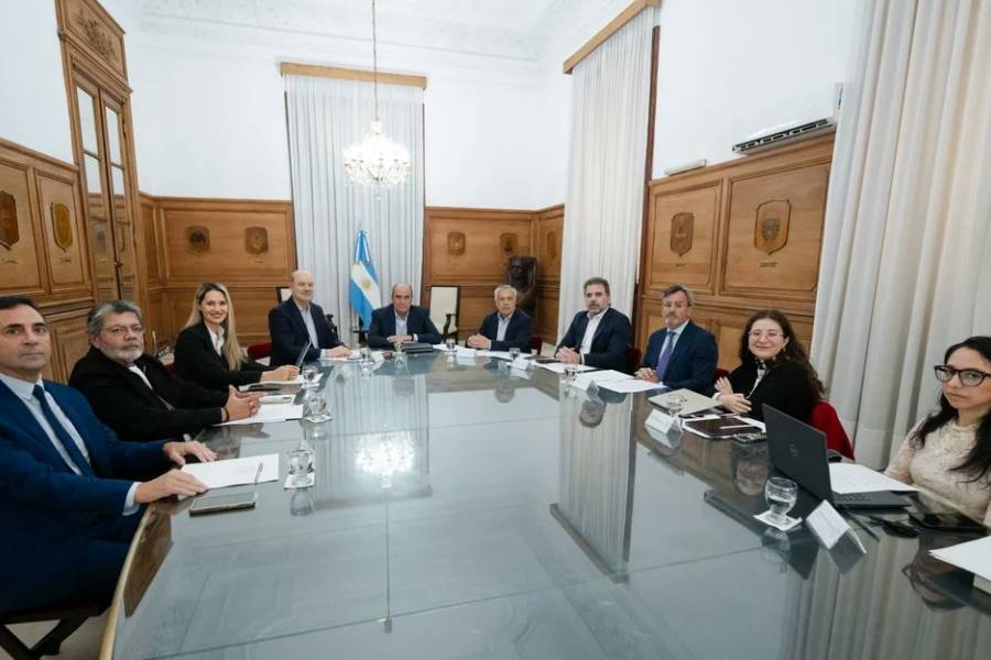 Con la presencia de Julio Cordero, el Consejo de Mayo se reúne para debatir la reforma laboral