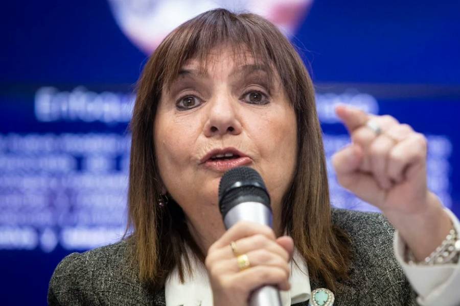 Bullrich presenta el sistema para desbloquear e investigar celulares en casos criminales de alto impacto