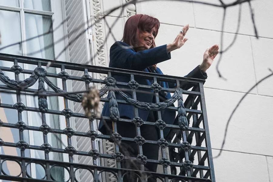 Cristina Kirchner le pedirá a la Corte Suprema que le quite la tobillera y flexibilice el régimen de visitas