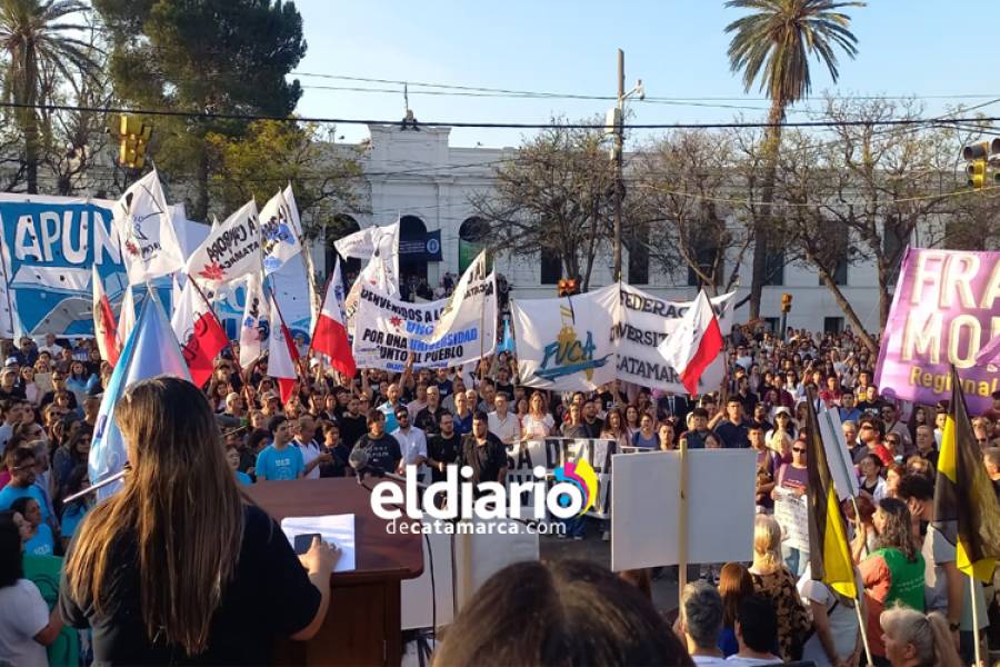 Tras el rechazo al veto: En Catamarca marcharon, universitarios, dirigentes y ciudadanos
