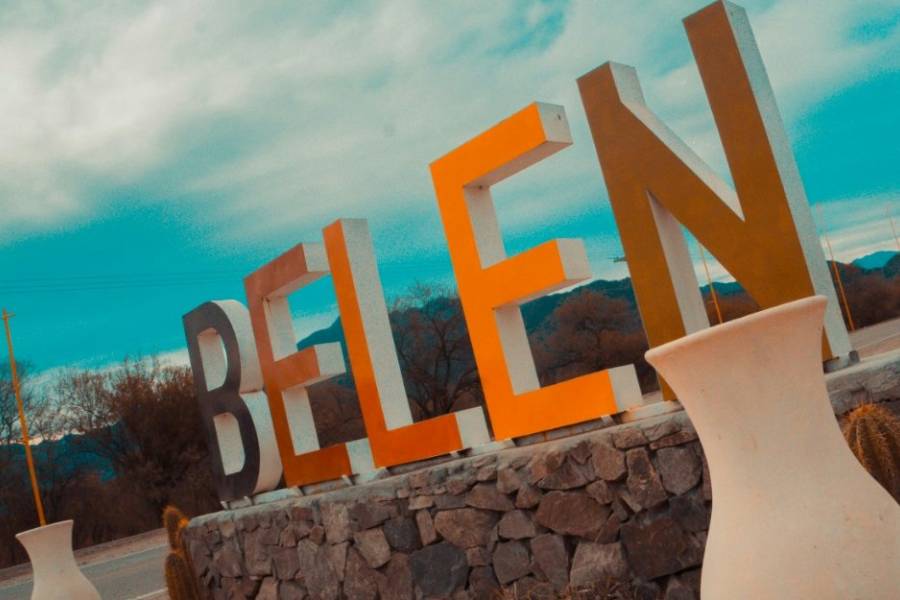 Perdió el control de la moto y se estrellaron contra un poste en Belén