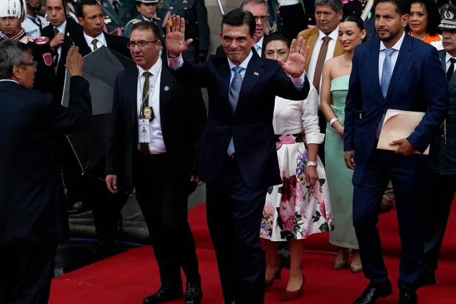 Rodrigo Paz asumió la Presidencia de Bolivia y proclamó el fin del “aislamiento ideológico”