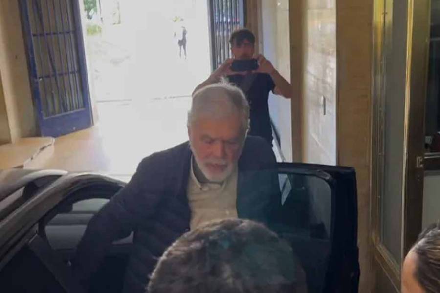 Julio De Vido se entregó en Tribunales para cumplir la pena por la tragedia de Once