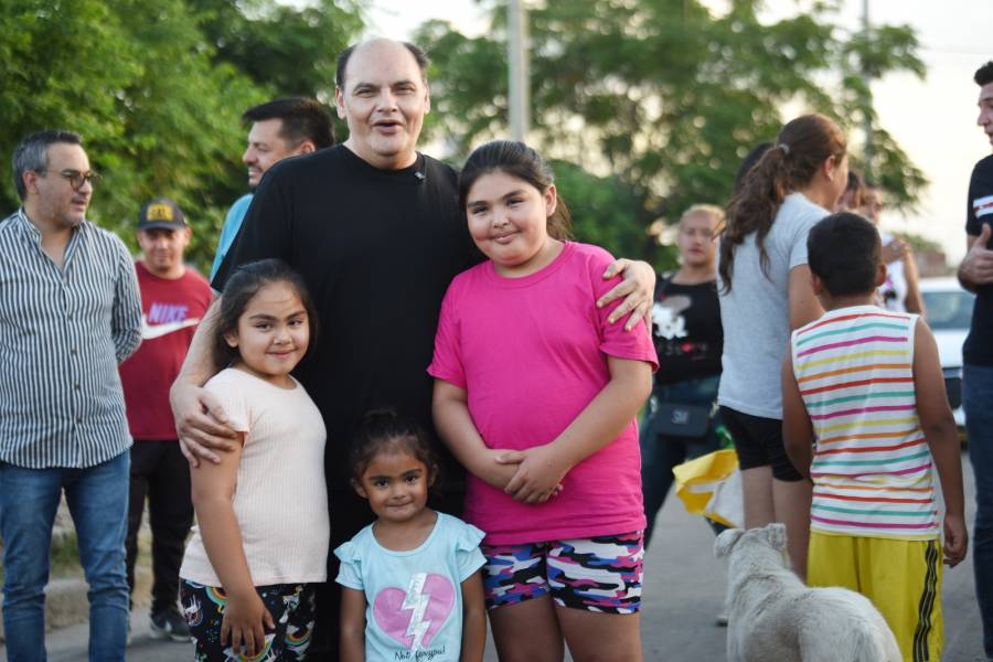 El intendente Gustavo Saadi visitó el barrio Loteo Parque Sur 