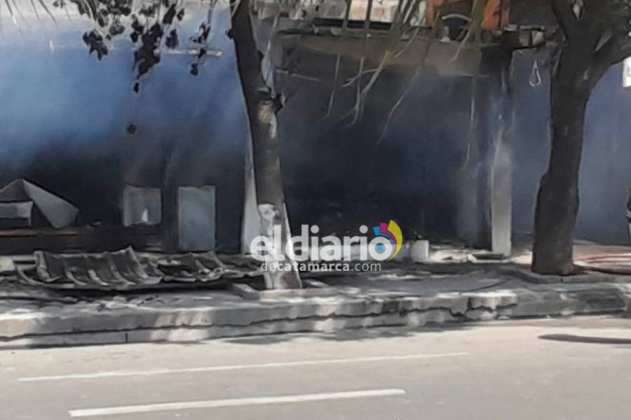 Voraz incendio en una pastelería 
