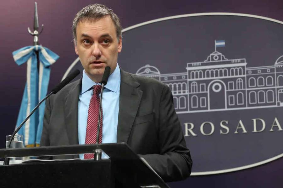 Adorni desplazó a Rolandi y Aimé Vázquez será su número dos en Jefatura