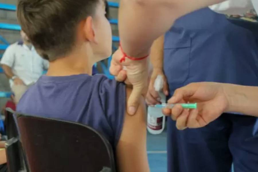 Vacunatorio móvil recorre diferentes barrios de la Ciudad