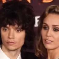 Miley Cyrus confirmó que está comprometida con Maxx Morando