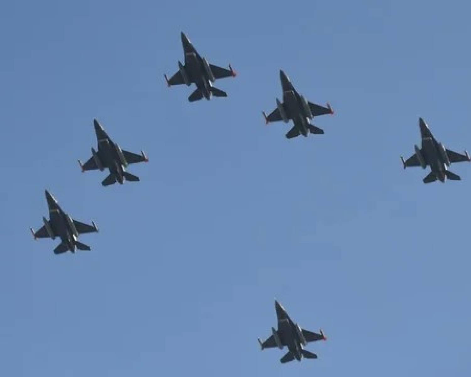 Los primeros F-16 comprados a Dinamarca pasaron por Buenos Aires