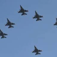 Los primeros F-16 comprados a Dinamarca pasaron por Buenos Aires