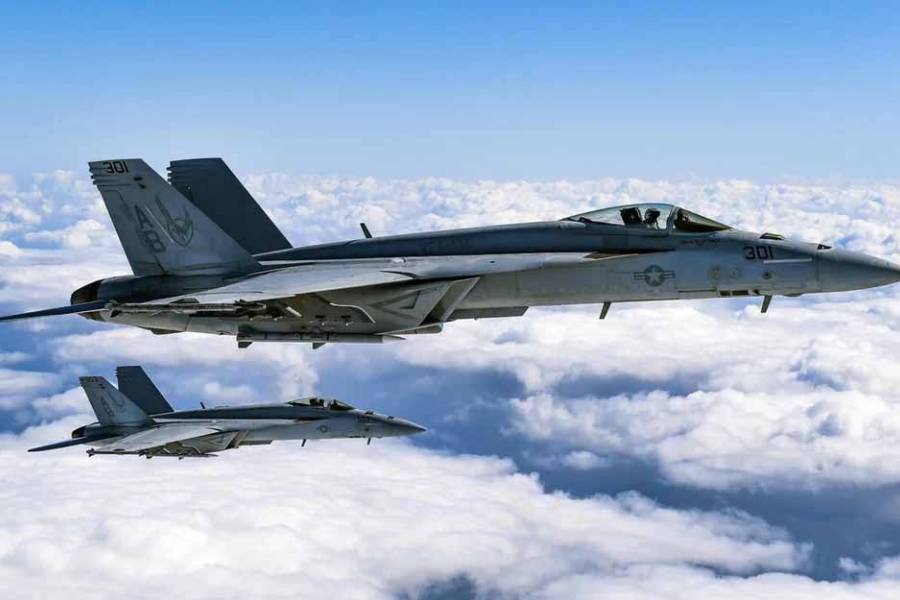Dos aviones de combate F-18 de Estados Unidos ingresaron al espacio aéreo venezolano