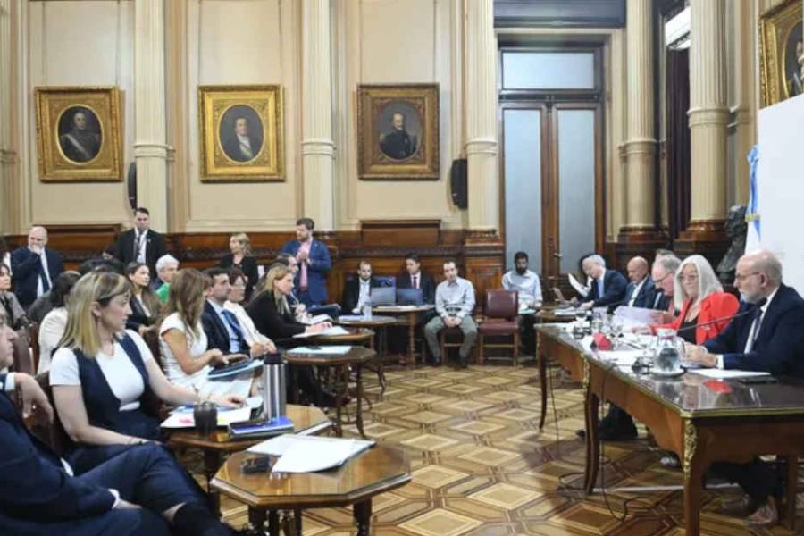 El Gobierno acelera el dictamen por Glaciares y crece la pelea por el rol de las provincias