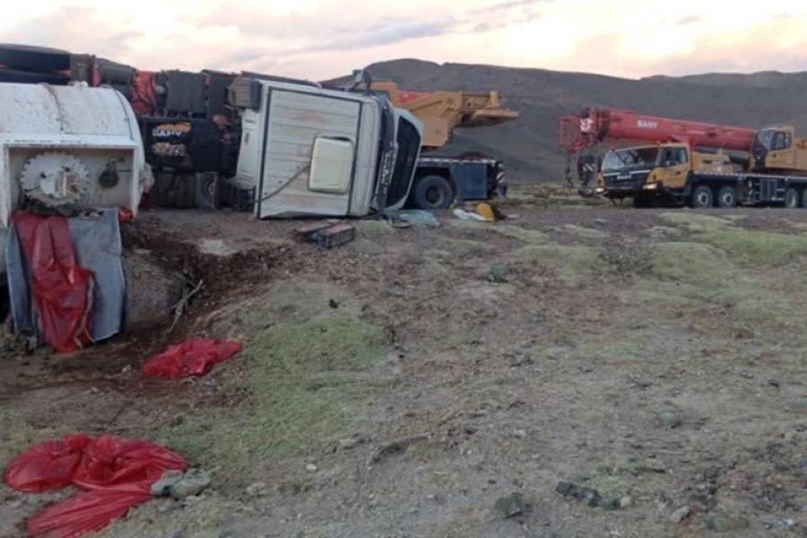 Otra improvisación de Zijin Liex: Tras el vuelco del Camión con Salmuera, los pobladores temen por su salud