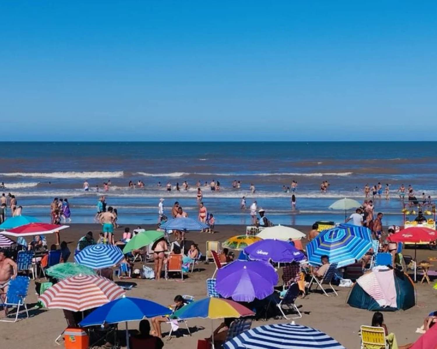 Verano 2026: alta ocupación en los principales destinos turísticos del país en el inicio de la temporada