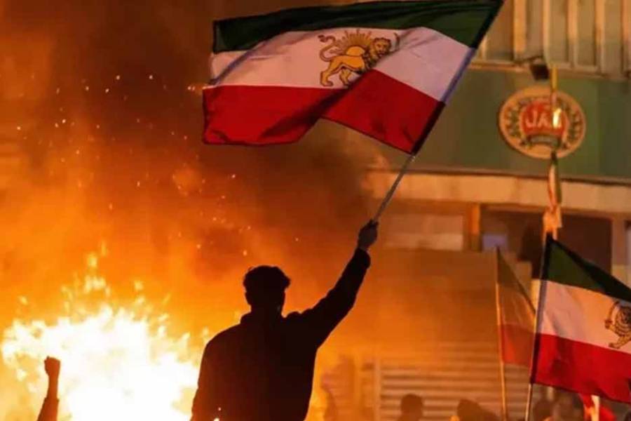 Escalada máxima: Irán cerró su espacio aéreo mientras Estados Unidos amenaza con atacar