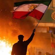 Escalada máxima: Irán cerró su espacio aéreo mientras Estados Unidos amenaza con atacar