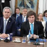 El Gobierno le pidió a los residentes argentinos en Medio Oriente mantenerse alerta