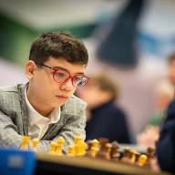 El argentino Faustino Oro tuvo una actuación inolvidable: brilló con una partida implacable y lidera la competencia en Países Bajos