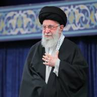 Alí Jamenei advirtió que un ataque de Estados Unidos desencadenará una guerra regional