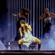 Lali Espósito sacudió el Cosquín Rock con un cover de Sumo, ¿y un nuevo mensaje a Javier Milei?