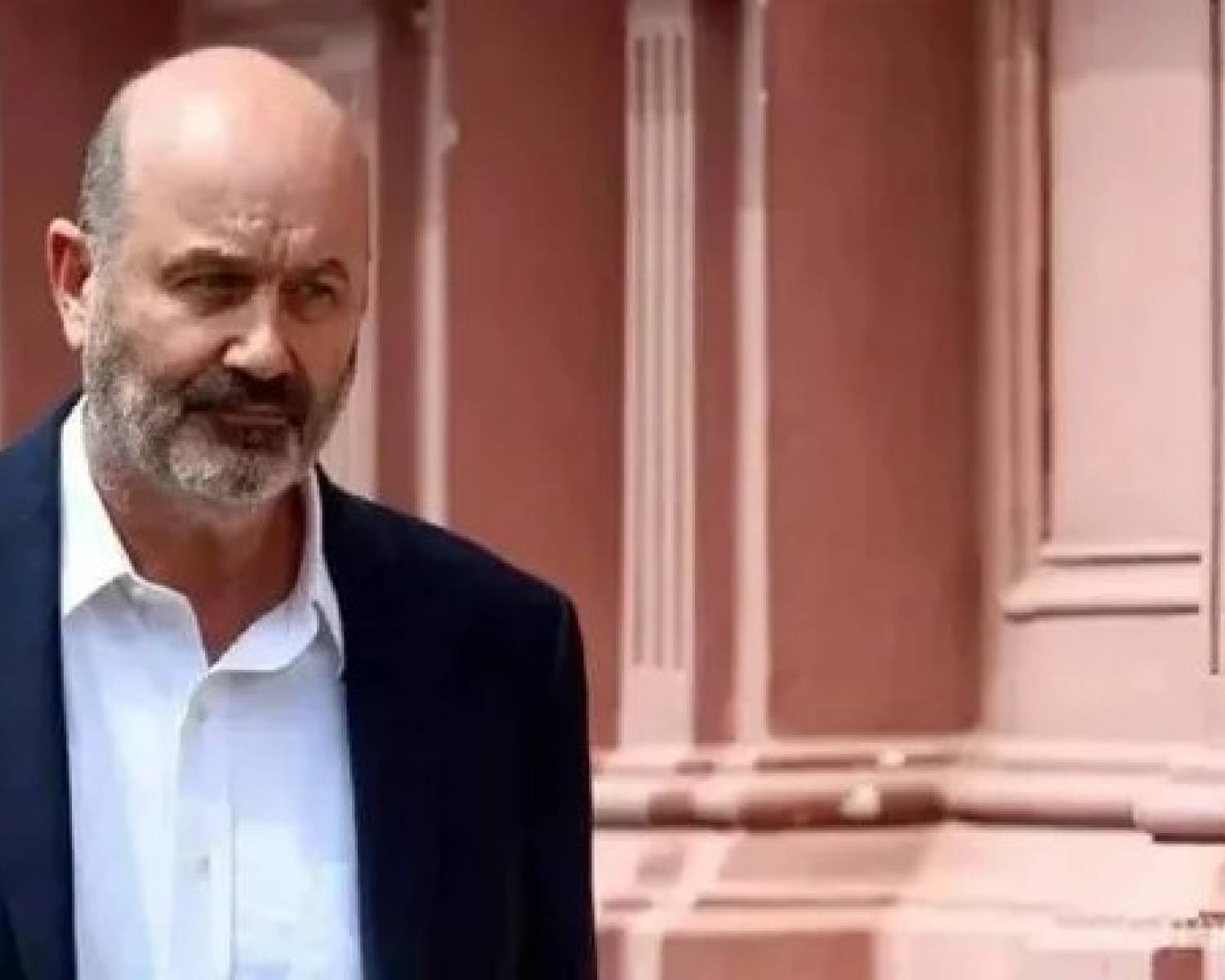 Cancillería pagaría casi $200.000 por hora las clases de inglés en la entidad que dirige la esposa de Sturzenegger