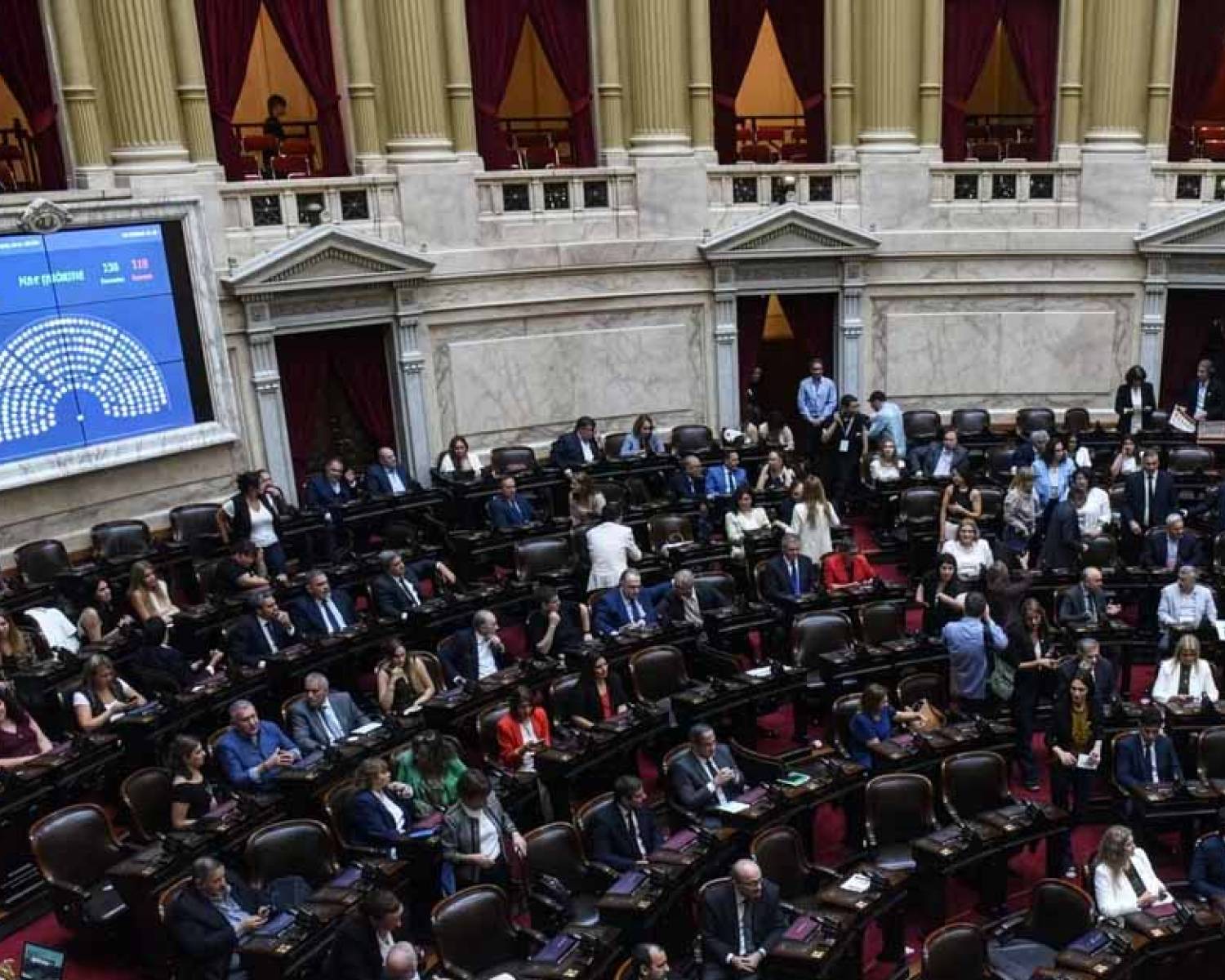 El Gobierno buscaría sancionar la reforma laboral el 27 de febrero en el Senado