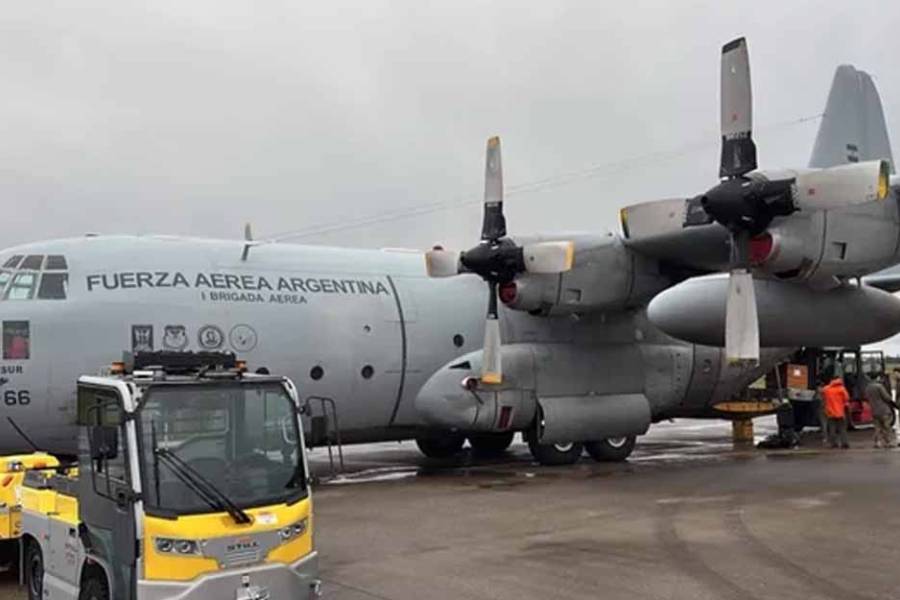 Un Hércules que volaba a Dinamarca por repuestos para los F16 debió retornar de urgencia a El Palomar