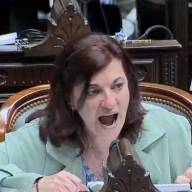 “Oligarca caballero”: Kelly Olmos recitó un himno peronista en medio del debate por la reforma laboral