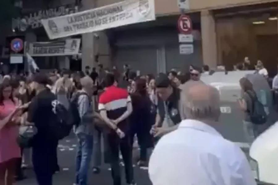 Trabajadores judiciales tomaron la sede de la Justicia del Trabajo en CABA