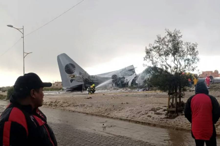 Accidente aéreo en Bolivia deja al menos 15 muertos tras estrellarse un Hércules de la Fuerza Aérea
