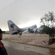 Accidente aéreo en Bolivia deja al menos 15 muertos tras estrellarse un Hércules de la Fuerza Aérea