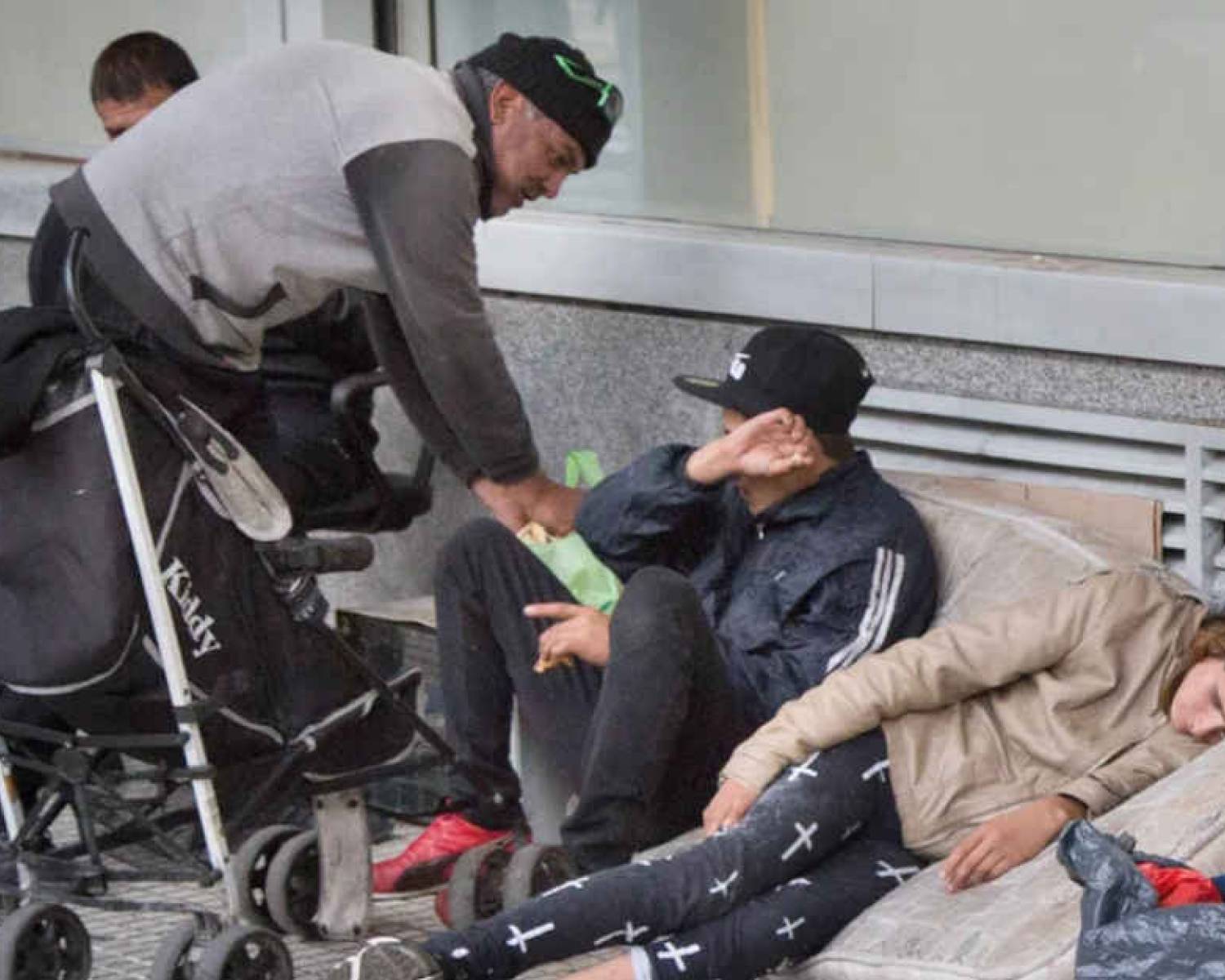 La pobreza cayó en el segundo semestre y cerró el 2025 en 28,2%