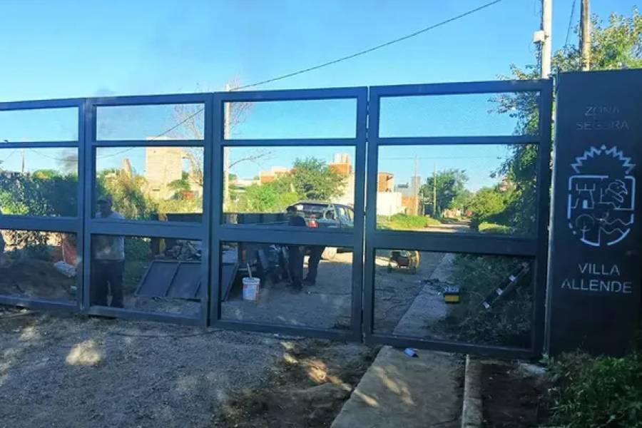 Así son los portones nocturnos contra la inseguridad que generan polémica en una ciudad de Córdoba