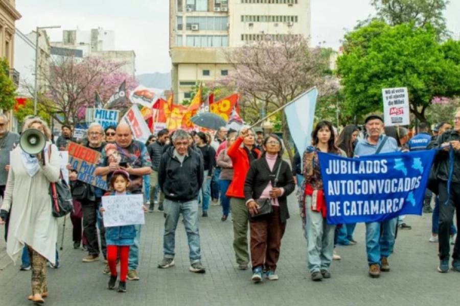 Jubilados Autoconvocados vuelven a marchar en Catamarca contra el ajuste y la crisis sanitaria 